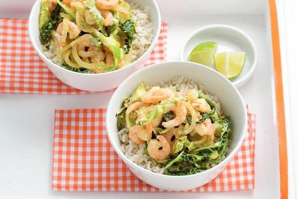 curry with green cabbage and shrimp