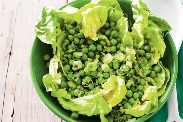 garden pea salad with spring onion