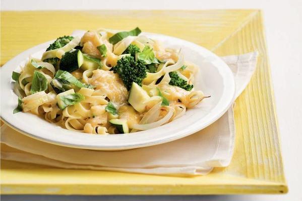 tagliatelle with green vegetables and cheese