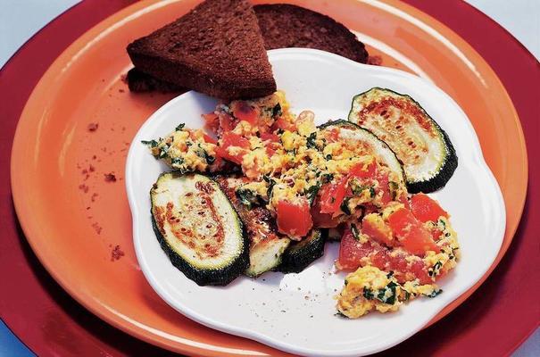fried zucchini with parsley eggs