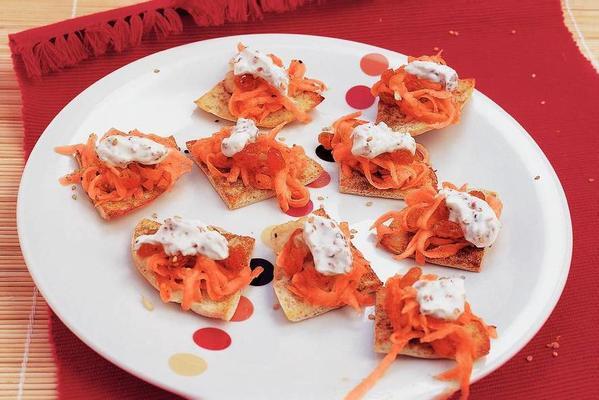 bread chips with carrot-cumin salad