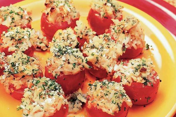 salmon-filled tomatoes