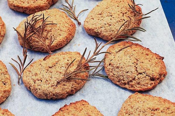 oatmeal cookies with rosemary