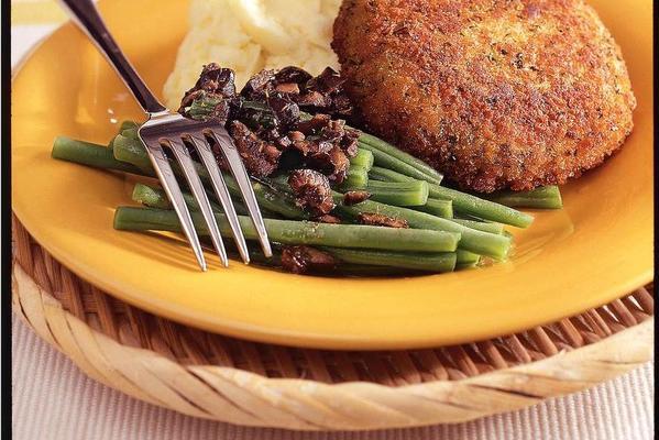 vegetable burgers with haricots verts