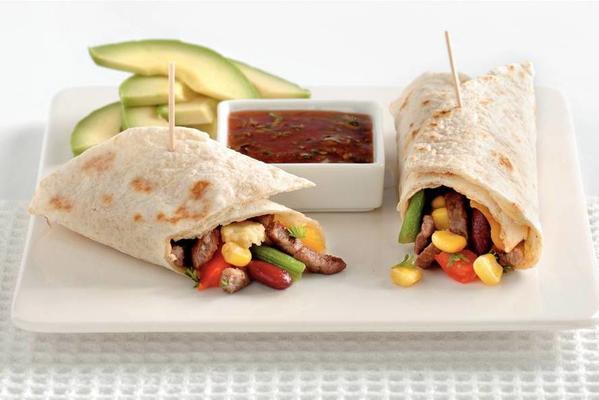 wraps with chili-parsley dip