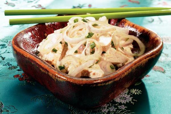 white chicken with salty shallots