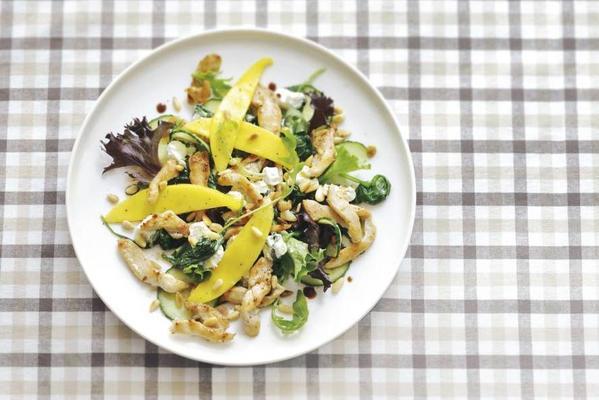 chicken salad with mango and goat's cheese