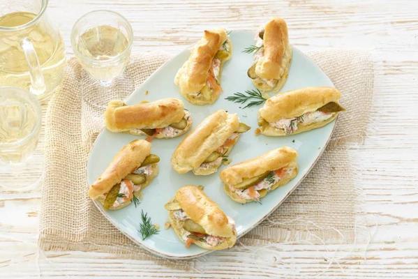 savory mini-eclairs with smoked salmon