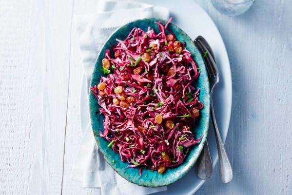 red cabbage with raisins