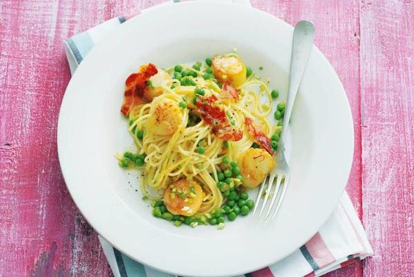 pasta with scallops and saffron butter
