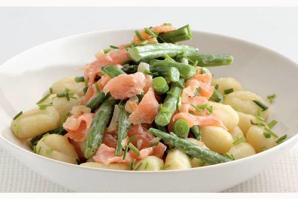 gnocchi with smoked salmon and green beans
