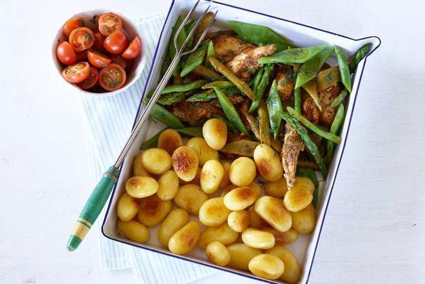 provençal chicken with green vegetables and potatoes