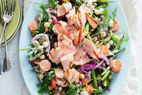chickpea salad with salmon