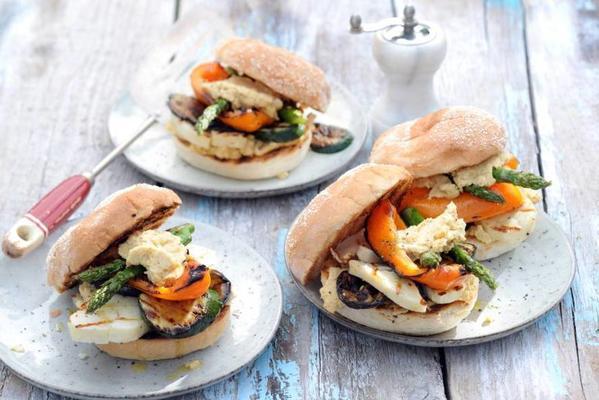 halloum burgers with grilled vegetables