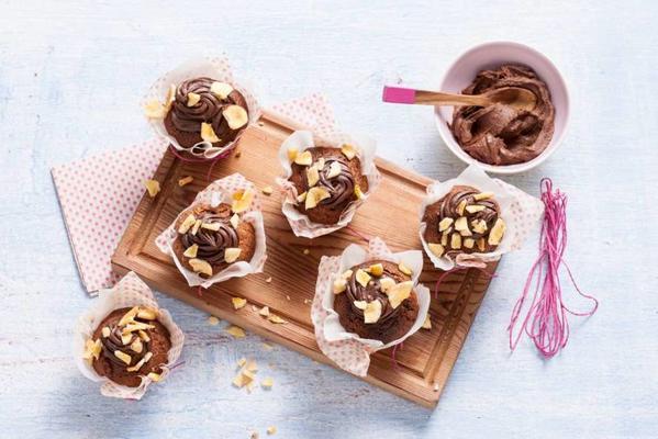 caramel cupcakes with chocolate cream