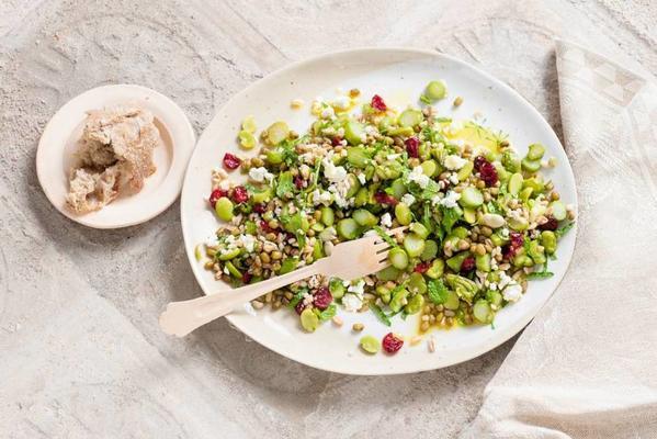 salad with mung beans and green asparagus