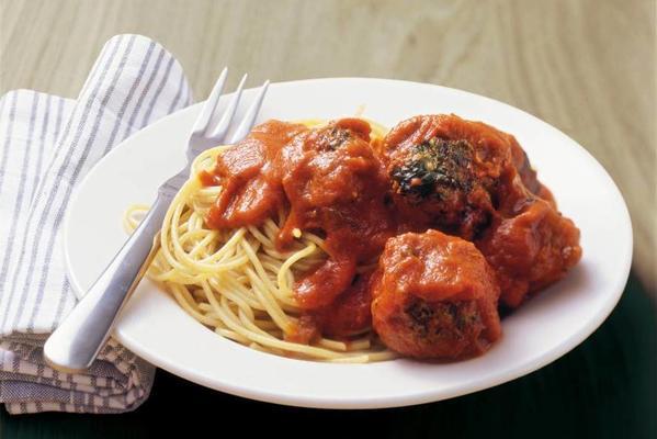wholemeal spaghetti with spinach-meatballs