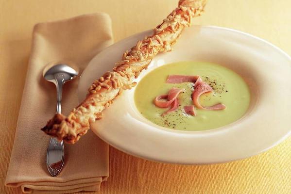 cold avocadocreme soup with ham