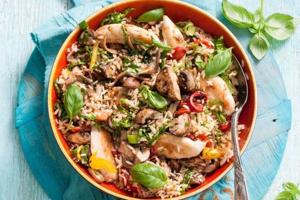stir-fry rice with chicken breast and basil