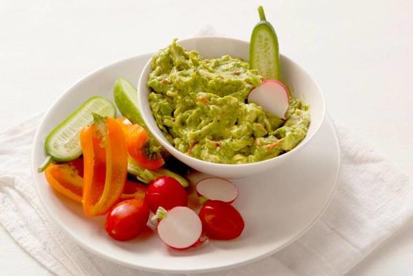 guacamole with red pepper
