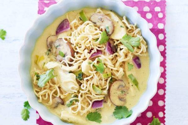 curry coconut soup with noodles