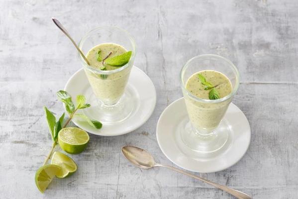 mango smoothie with coconut