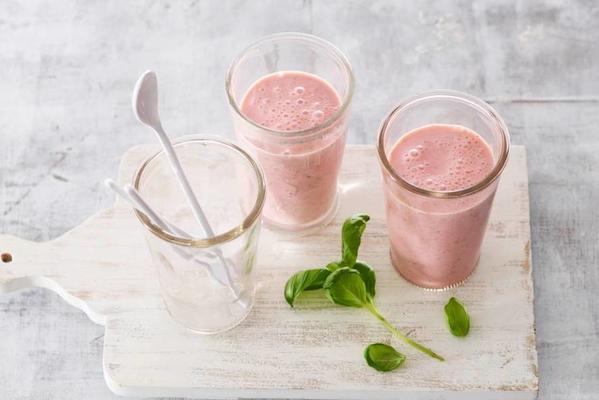 strawberry banana smoothie with soy yoghurt