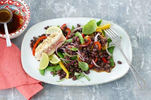 aduki bean salad with tuna and grilled peppers