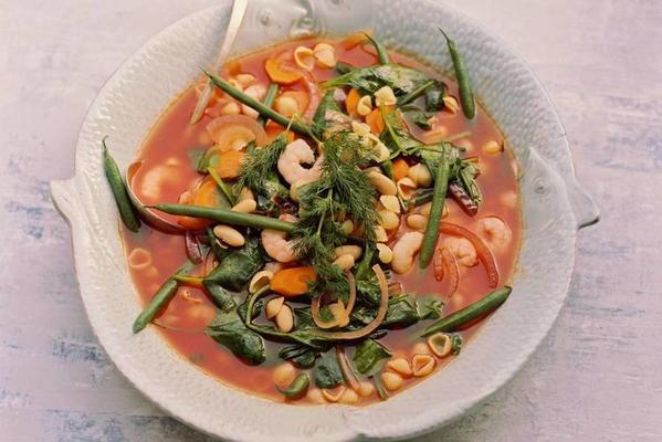 minestrone with shrimps