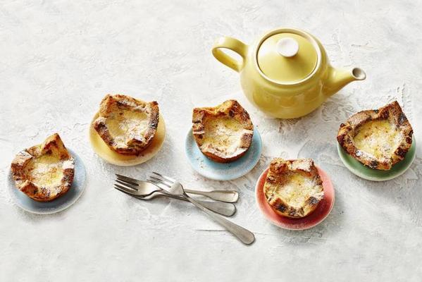sweet mini quiches made from currant bread