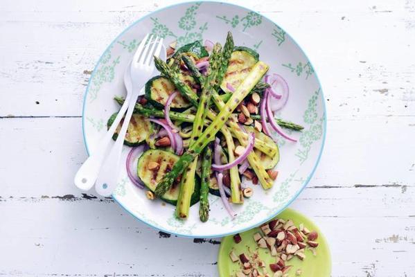 grilled green asparagus with almonds