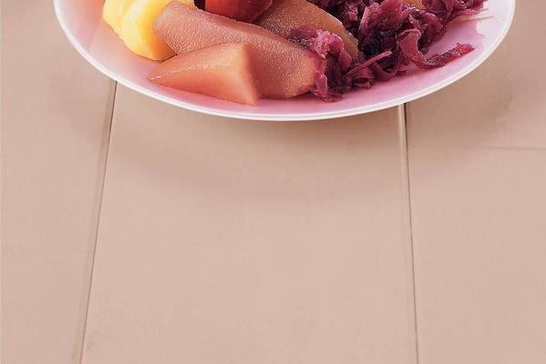 red cabbage and sauerkraut with pears