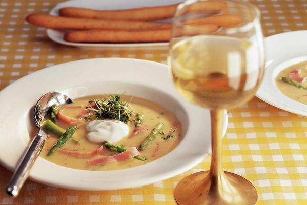 mustard soup with asparagus and ham