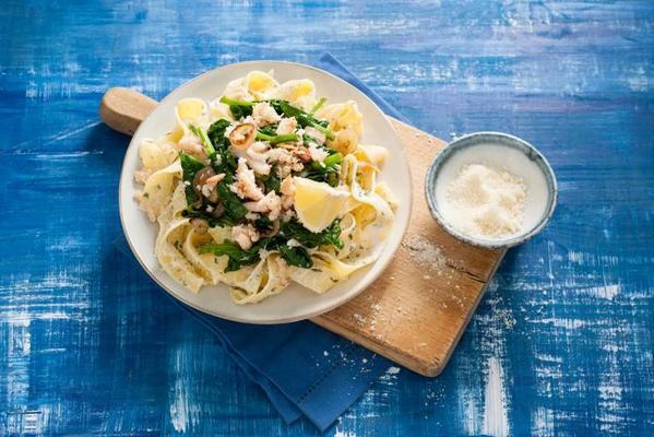 creamy pappardelle with crab