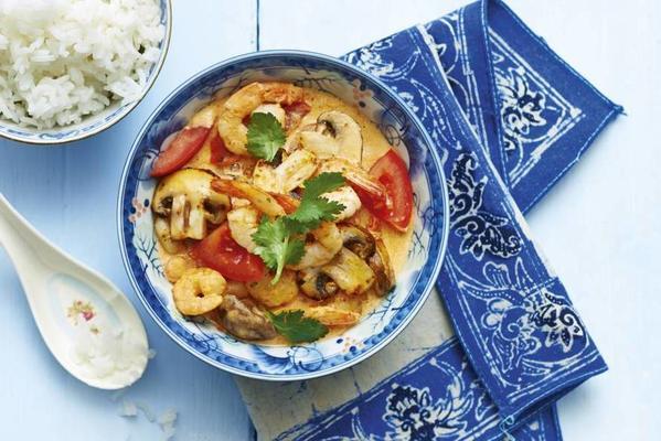 thai shrimp curry with tomato