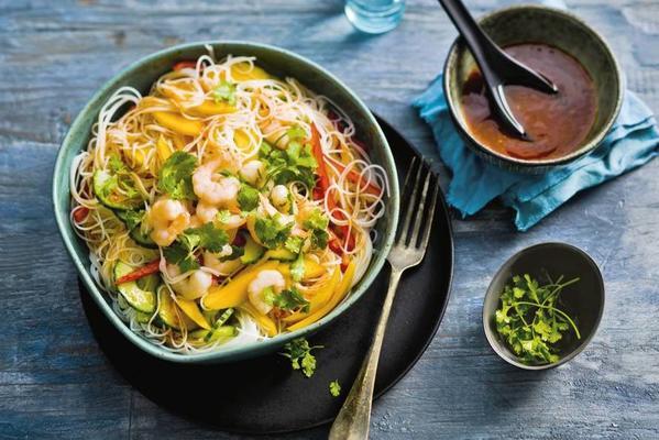 Noodles Salad With Mango and Shrimp