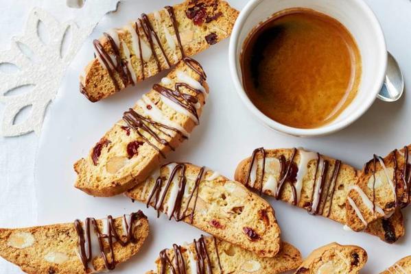 biscotti with cranberry and chocolate