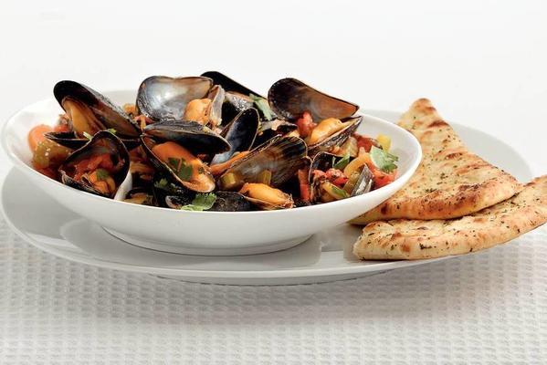 mussels with garlic and coriander
