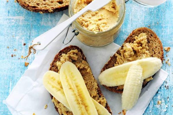 Wholemeal sandwich with peanut butter and banana