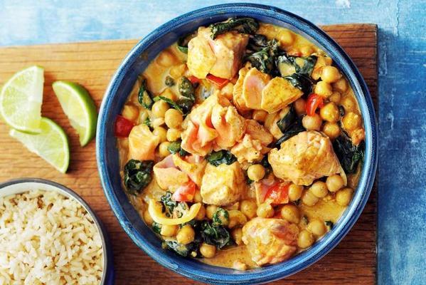 Indian salmon curry with spinach and chickpeas