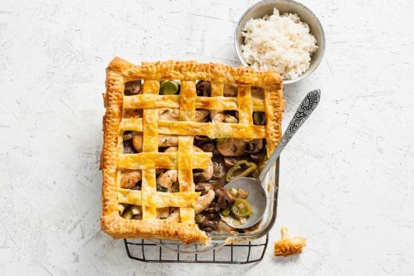 puff pastry with chicken, mushrooms and tarragon