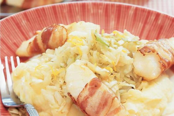 fish packages with lemon-pointed cabbage