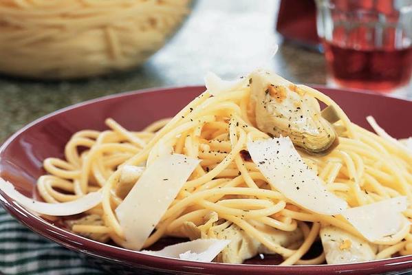 spaghetti with garlic oil and artichoke hearts