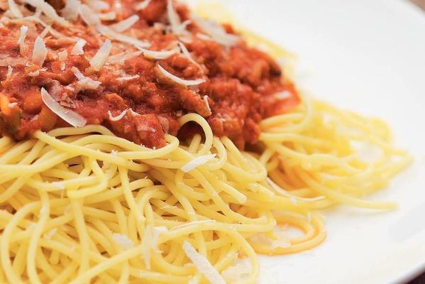 aunt greets spaghetti bolognese