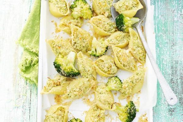 stuffed pasta with broccoli and goat cheese