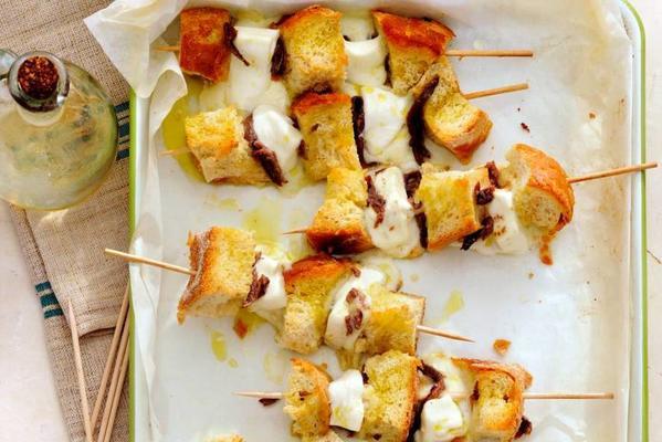 sophia loren's skewers with mozzarella and anchovies