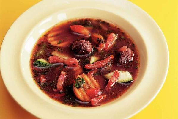 red wine soup with vegetables and minced meat