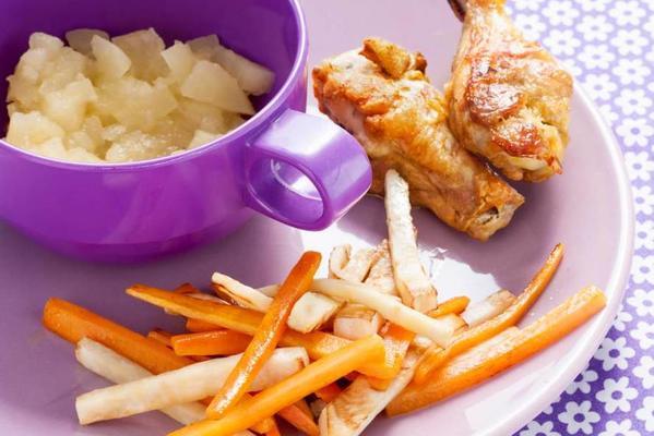 popper: chicken with vegetable fries and applesauce 2-4 yrs