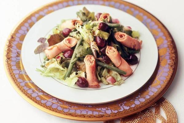 Italian salad with fricandeau