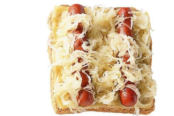 hot dog toast with sauerkraut